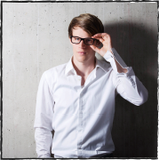 Kabarettist Lukas Schmied - Foto: *sternmanufaktur